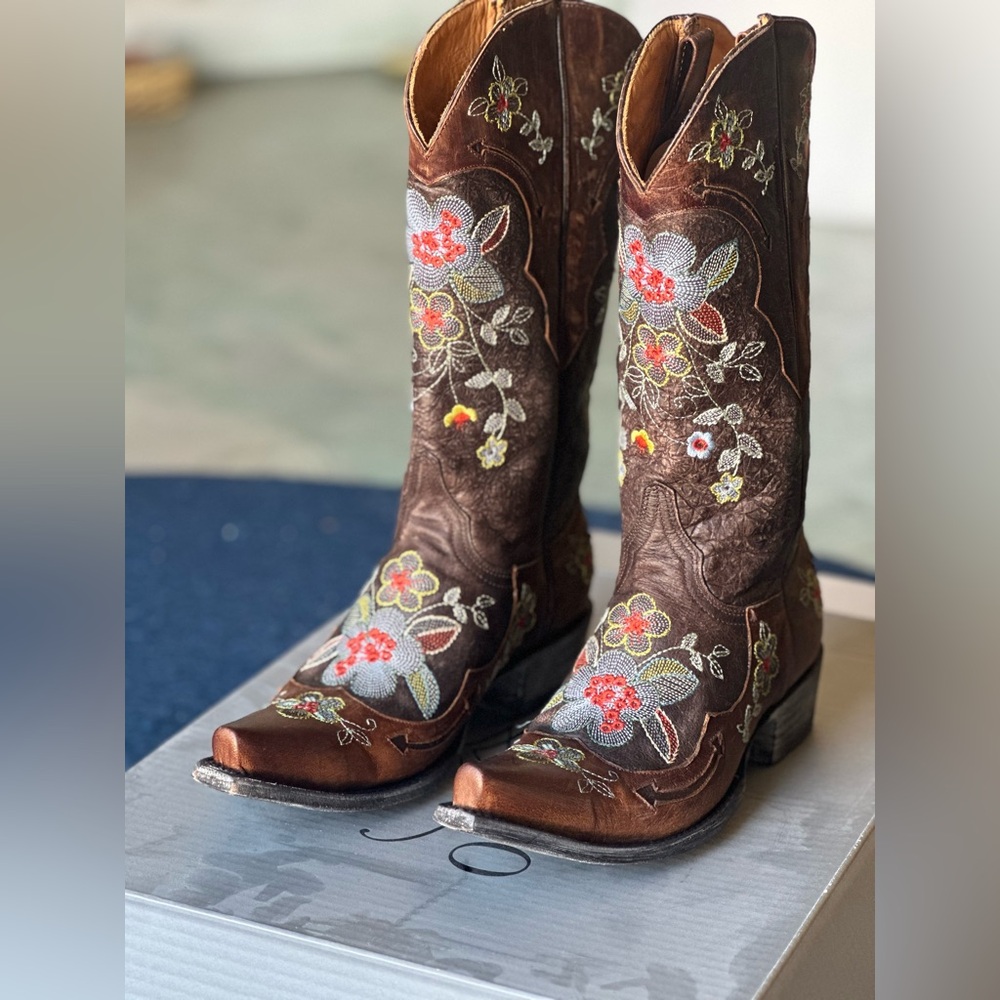 Embroidered floral brown leather 4long cowgirlie boot